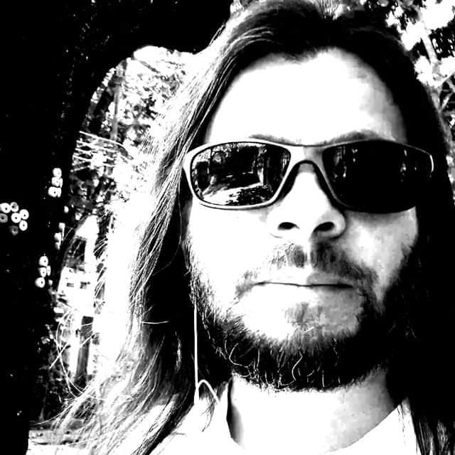Photo of Joel Mariano used on the photoshopsilkscreen profile